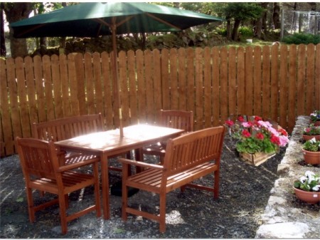 Outdoor barbecue and picnic area at Fern Holiday Cottage, Church Hill, County Donegal Ireland